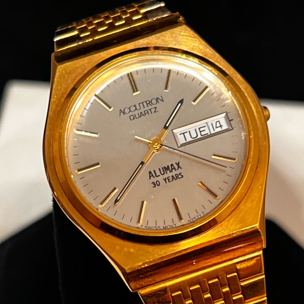 Excellent Accutron vintage Gold Men's Watch
